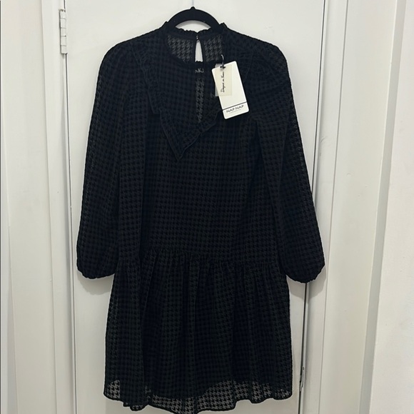 Chic Black Dress - Picture 1 of 3